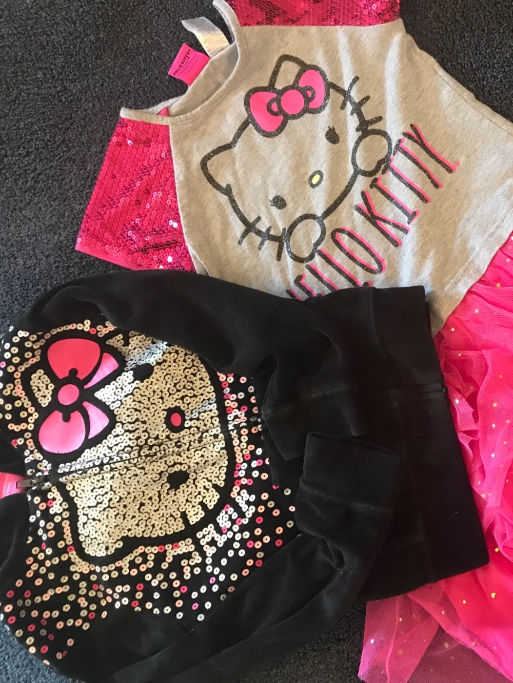 HELLO KITTY VELOUR SWEATSHIRT AND DRESS MEDIUM 7/8
